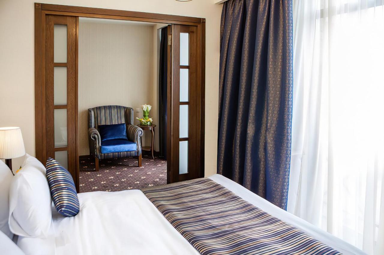 Reikartz Avlabari Tbilisi Hotel ภายนอก รูปภาพ