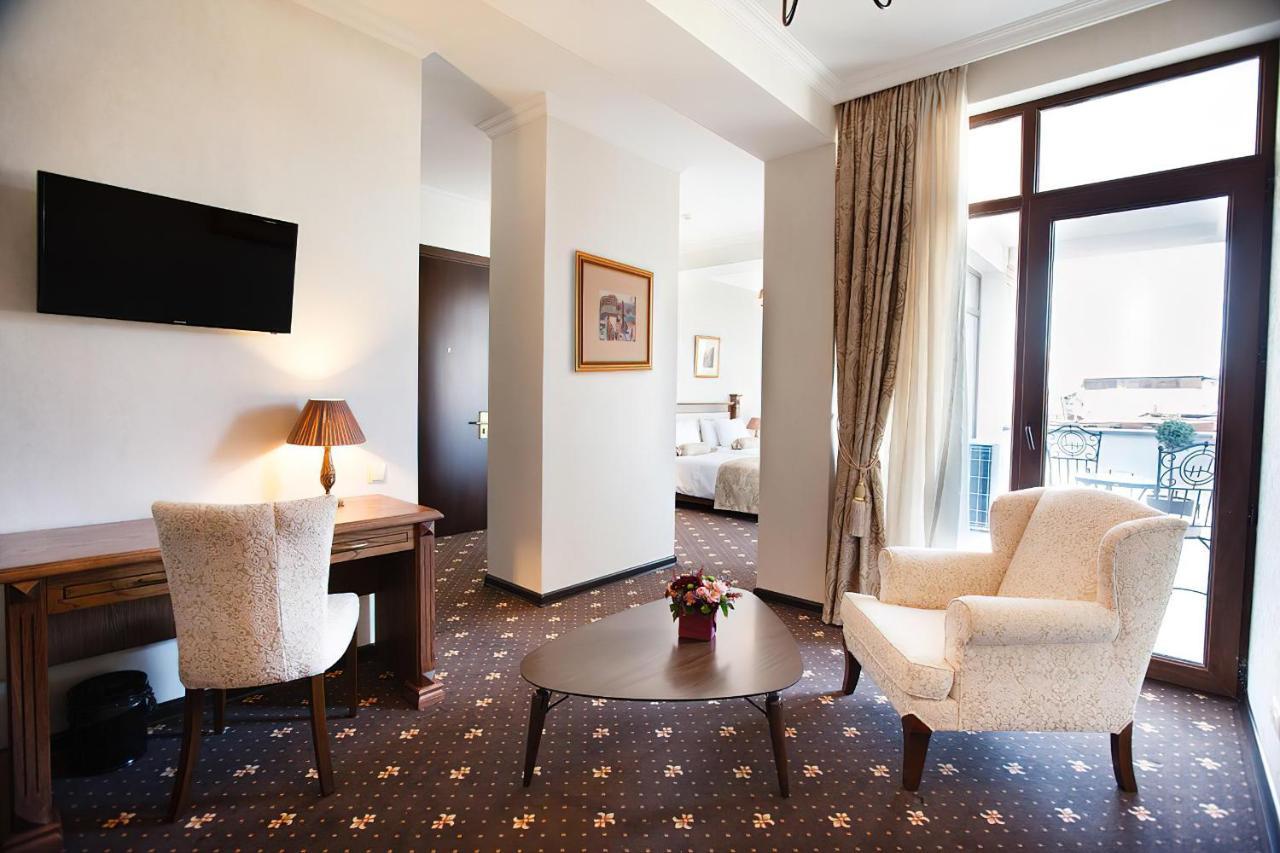 Reikartz Avlabari Tbilisi Hotel ภายนอก รูปภาพ